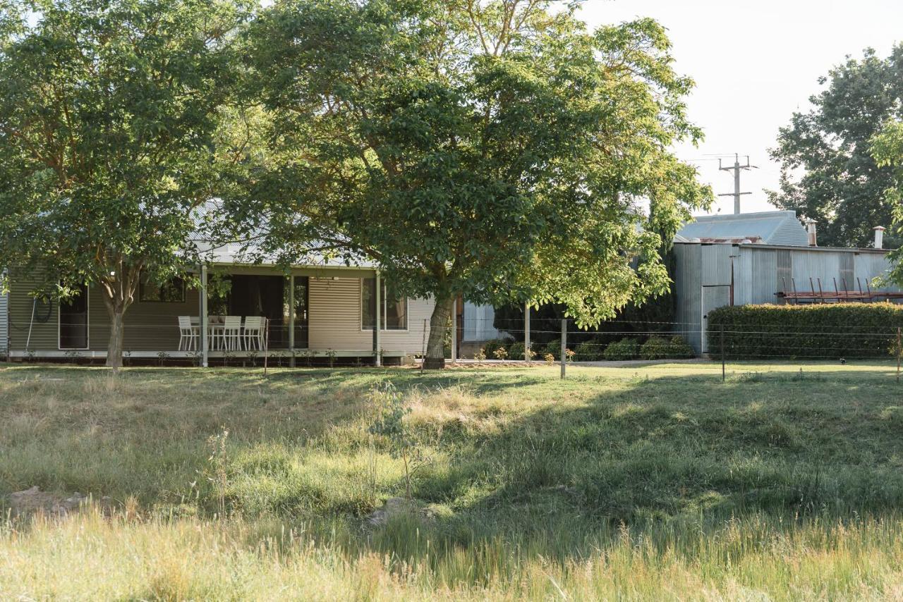 Walnut Tree Cottages Whorouly Esterno foto